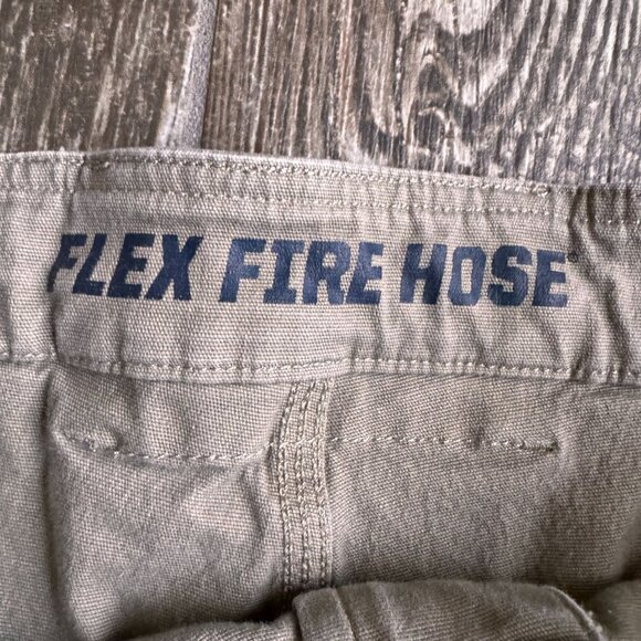 Duluth Trading Cargo Shorts Mens 42 Flex Fire Hose Khaki Flap Pockets Canvas - Picture 4 of 6